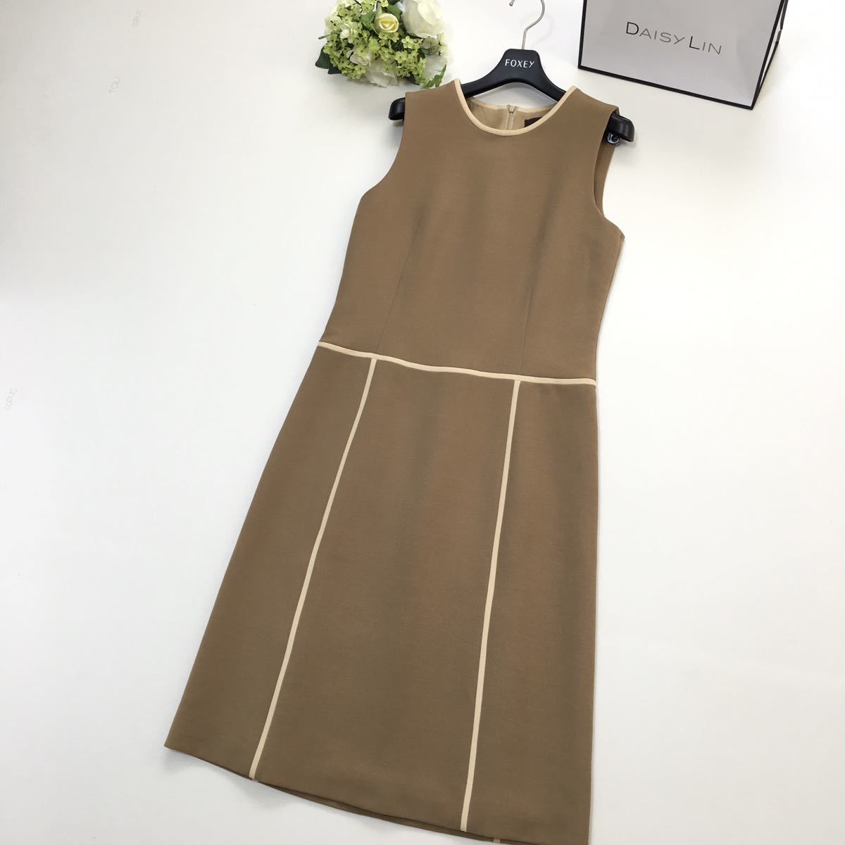 プラダ Prada 細く見える スタイルアップ ウール ワンピース クリーニング済 ワンピース ロング 売買されたオークション情報 Yahooの商品情報をアーカイブ公開 オークファン Aucfan Com