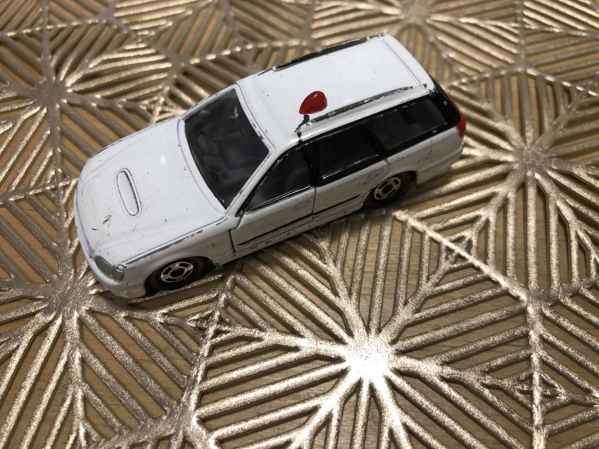 トミカ スバル レガシィ 覆面パトカー No 18 00年 商用車 公用車 売買されたオークション情報 Yahooの商品情報をアーカイブ公開 オークファン Aucfan Com