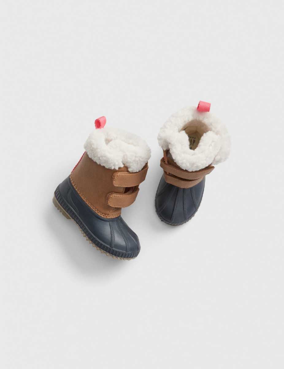 ギャップ Gap ボアダックブーツ 定価7990 タグ付き Gapkids ギャップキッズ 14cm 売買されたオークション情報 Yahooの商品情報をアーカイブ公開 オークファン Aucfan Com
