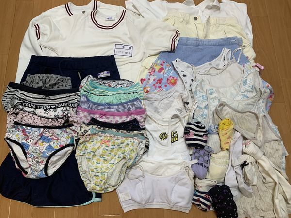 女の子タンス整理品 パンツ 体操服 キャミ ハーフトップ スカート スクール水着 靴下 140 150cm 記名 小学生 クロッチ黄ばみ 150 145 154cm 売買されたオークション情報 Yahooの商品情報をアーカイブ公開 オークファン Aucfan Com
