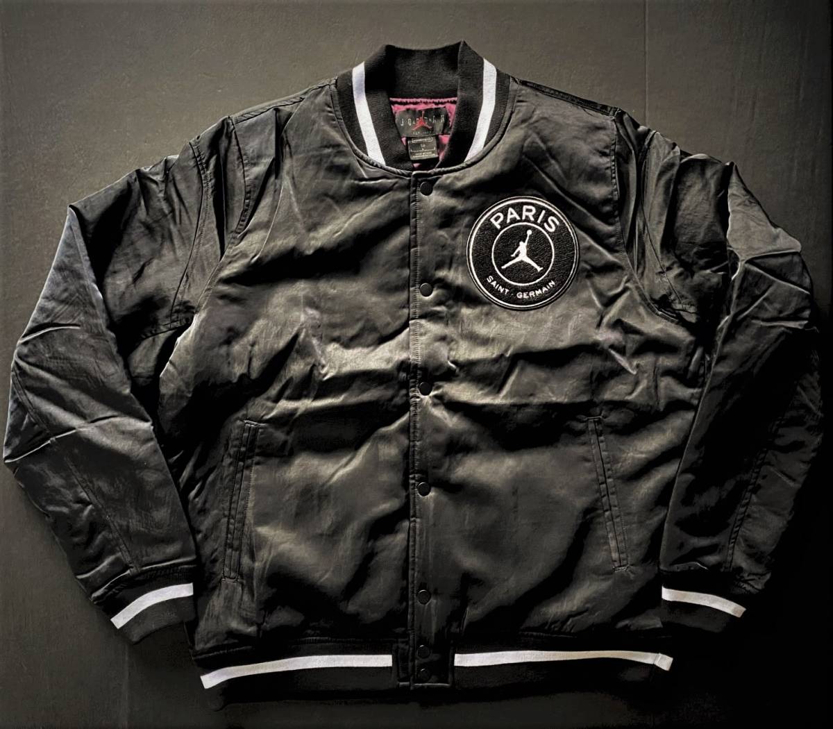 Usaナイキ ジョーダンxパリサンジェルマン スタジャン バーシティージャケット ブラック L アメリカ直営店購入 ジャンパー ブルゾン 売買されたオークション情報 Yahooの商品情報をアーカイブ公開 オークファン Aucfan Com