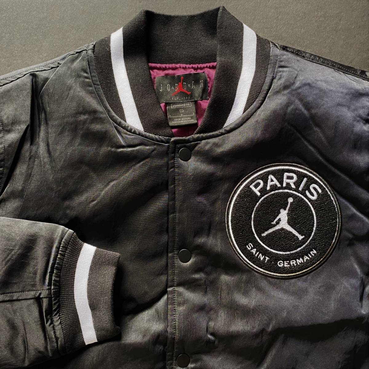 Usaナイキ ジョーダンxパリサンジェルマン スタジャン バーシティージャケット ブラック L アメリカ直営店購入 ジャンパー ブルゾン 売買されたオークション情報 Yahooの商品情報をアーカイブ公開 オークファン Aucfan Com
