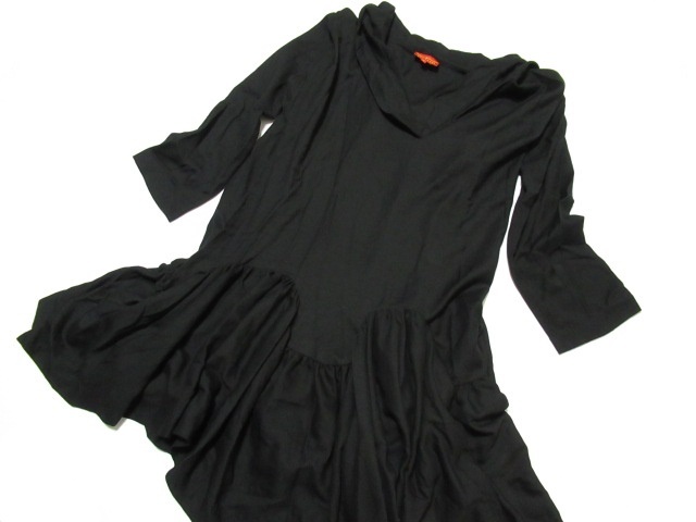 Vivienne Westwood Red Label ヴィヴィアンウエストウッド レッドレーベル フーディー ワンピース 3 黒 同梱可 ワンピース 売買されたオークション情報 Yahooの商品情報をアーカイブ公開 オークファン Aucfan Com