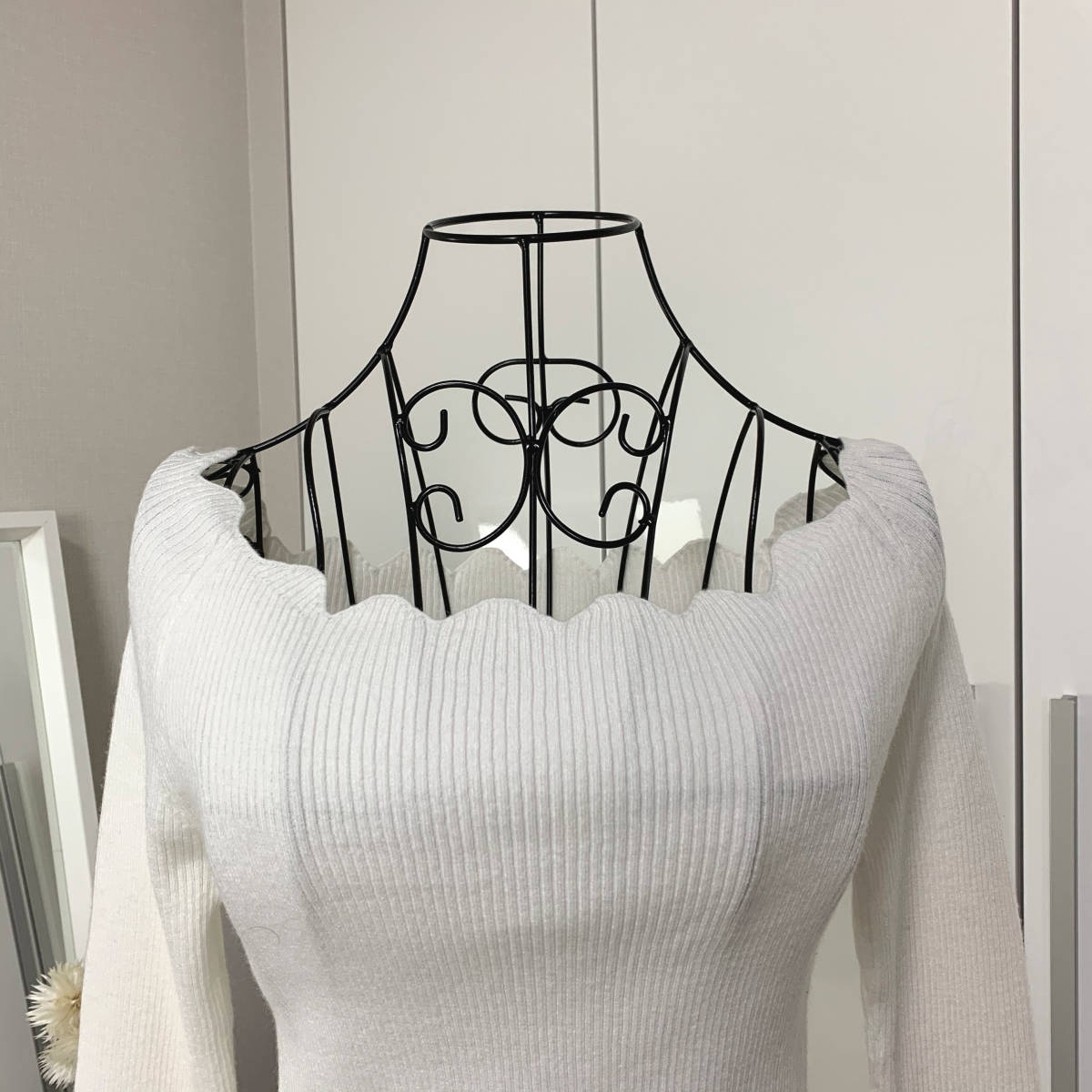 Mercuryduo マーキュリーデュオ オフショルニット ホワイト フリーサイズ トップス 売買されたオークション情報 Yahooの商品情報をアーカイブ公開 オークファン Aucfan Com