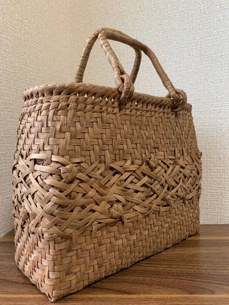 山葡萄 手作り 籠バッグ 内布あり バスケット 籐かご 売買されたオークション情報 Yahooの商品情報をアーカイブ公開 オークファン Aucfan Com