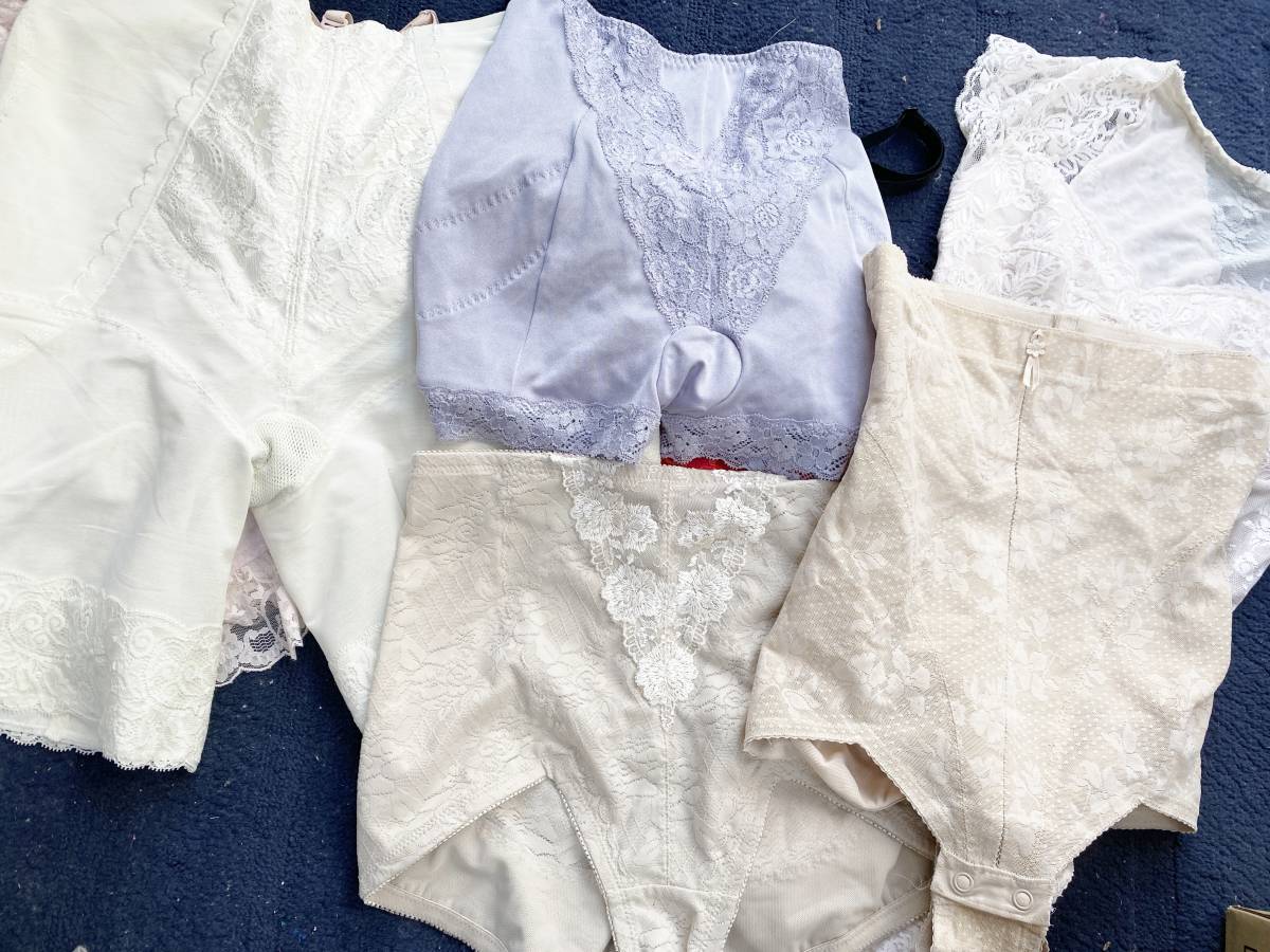色々サイズのガードルパンツ 補正tバックショーツ ボディスーツ ウエストニッパー スリーインワン 色々大量まとめて まとめ売り50点超 補正下着 売買されたオークション情報 Yahooの商品情報をアーカイブ公開 オークファン Aucfan Com