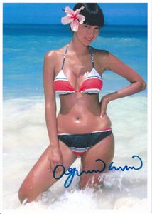 【2L判 サイズ127?×178?】アグネス・ラム..直筆サイン入り写真.グラビアアイドル／