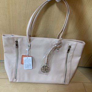 レディーストートバッグ 通勤の平均価格は1 052円 ヤフオク 等のレディーストートバッグ 通勤のオークション売買情報は3件が掲載されています