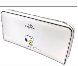 コーチ スヌーピー 財布の平均価格は5 125円 ヤフオク 等のコーチ スヌーピー 財布のオークション売買情報は119件が掲載されています