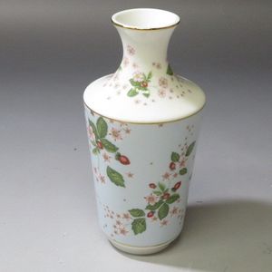ワイルドストロベリー 花瓶の平均価格は3 426円 ヤフオク 等のワイルドストロベリー 花瓶のオークション売買情報は12件が掲載されています