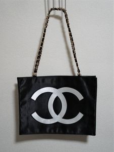 Chanel ノベルティ トートの平均価格は9 694円 ヤフオク 等のchanel ノベルティ トートのオークション売買情報は19件が掲載されています