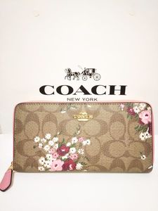 コーチ 財布 花柄の平均価格は5 500円 ヤフオク 等のコーチ 財布 花柄のオークション売買情報は169件が掲載されています