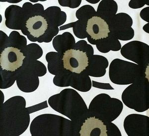 マリメッコ 生地の値段と価格推移は 1 253件の売買情報を集計したマリメッコ 生地の価格や価値の推移データを公開