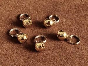 鈴キーホルダーの値段と価格推移は 669件の売買情報を集計した鈴キーホルダーの価格や価値の推移データを公開