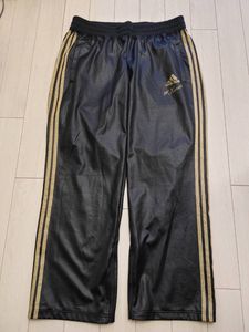 ジャージ 24karats Adidasの値段と価格推移は 15件の売買情報を集計したジャージ 24karats Adidas の価格や価値の推移データを公開