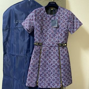 ヴィトン ワンピースの値段と価格推移は 371件の売買情報を集計したヴィトン ワンピースの価格や価値の推移データを公開