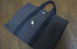 高島屋 トートの値段と価格推移は 126件の売買情報を集計した高島屋 トートの価格や価値の推移データを公開