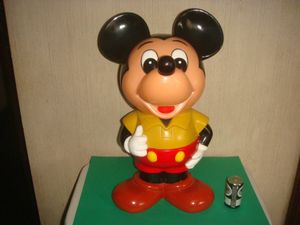 三菱銀行 ディズニーの値段と価格推移は 244件の売買情報を集計した三菱銀行 ディズニーの価格や価値の推移データを公開