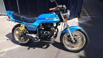 Cb250 ホークの値段と価格推移は 8 275件の売買情報を集計したcb250 ホークの価格や価値の推移データを公開