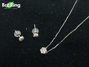 組曲 ネックレスの値段と価格推移は 116件の売買情報を集計した組曲 ネックレスの価格や価値の推移データを公開