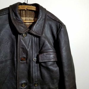 コルビジェジャケットの値段と価格推移は 36件の売買情報を集計したコルビジェジャケットの価格や価値の推移データを公開