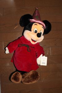 ミッキーマウス ファンタジア ぬいぐるみの値段と価格推移は 80件の売買情報を集計したミッキーマウス ファンタジア ぬいぐるみ の価格や価値の推移データを公開