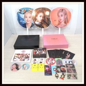 Twice うちわの値段と価格推移は 214件の売買情報を集計したtwice うちわの価格や価値の推移データを公開