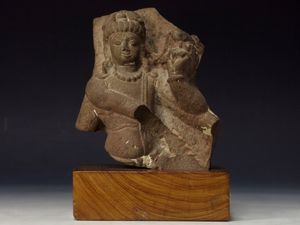 シヴァ神の値段と価格推移は 137件の売買情報を集計したシヴァ神の価格や価値の推移データを公開