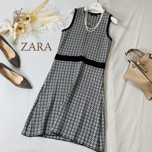 Zara ノースリーブワンピースの値段と価格推移は 432件の売買情報を集計したzara ノースリーブワンピースの価格や価値の推移データを公開