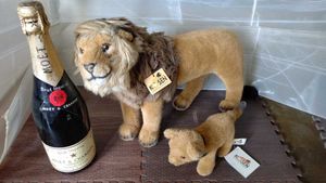 ライオンの親子の値段と価格推移は 件の売買情報を集計したライオンの親子の価格や価値の推移データを公開