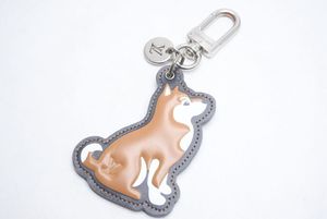 ヴィトン 犬 キーホルダーの値段と価格推移は 5件の売買情報を集計したヴィトン 犬 キーホルダーの価格や価値の推移データを公開