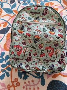 H M リュックの値段と価格推移は 18件の売買情報を集計したh M リュックの価格や価値の推移データを公開