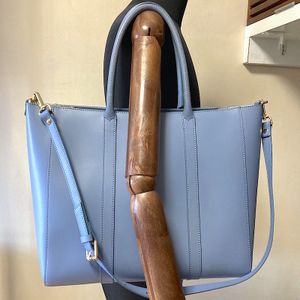 バーニーズ ニューヨーク バッグの値段と価格推移は 306件の売買情報を集計したバーニーズ ニューヨーク バッグの価格や価値の推移データを公開