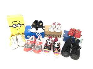 ミニオンコラボの値段と価格推移は 70件の売買情報を集計したミニオンコラボの価格や価値の推移データを公開