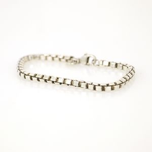 ティファニー ブレスレット メンズの値段と価格推移は 件の売買情報を集計したティファニー ブレスレット メンズの価格や価値の推移データを公開