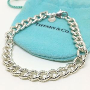 ティファニー ブレスレット メンズの値段と価格推移は 件の売買情報を集計したティファニー ブレスレット メンズの価格や価値の推移データを公開