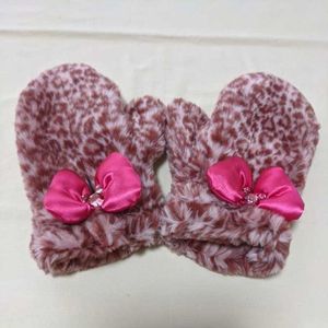 ヒョウ柄 ディズニーの値段と価格推移は 3件の売買情報を集計したヒョウ柄 ディズニーの価格や価値の推移データを公開