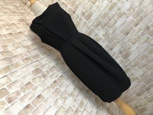Zara ノースリーブワンピースの値段と価格推移は 380件の売買情報を集計したzara ノースリーブワンピースの価格や価値の推移データを公開