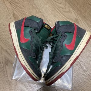 Archive: Nike SB Dunk Low XX Gucci in Lagos Island (Eko) - Shoes, OLOWO EKO  WEARS | Jiji.ng