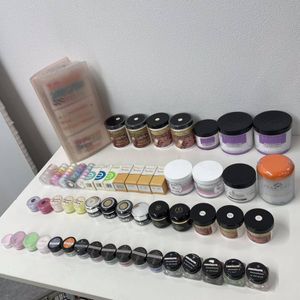 アクリルパウダーの値段と価格推移は 67件の売買情報を集計したアクリルパウダーの価格や価値の推移データを公開