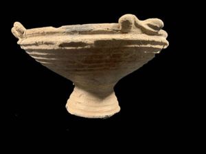 特別送料無料 川久 縄文土器 亀ヶ岡式土器 大洞式土器 縄文時代晩期の壺 ほぼ完品 岩手県花巻出土 桐箱入り １０００円スタート 本物保証 本店は