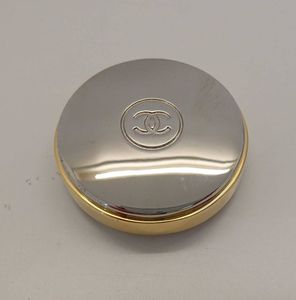 練り香水の値段と価格推移は 355件の売買情報を集計した練り香水の価格や価値の推移データを公開