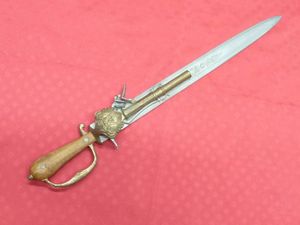 装飾剣の値段と価格推移は 3件の売買情報を集計した装飾剣の価格や価値の推移データを公開