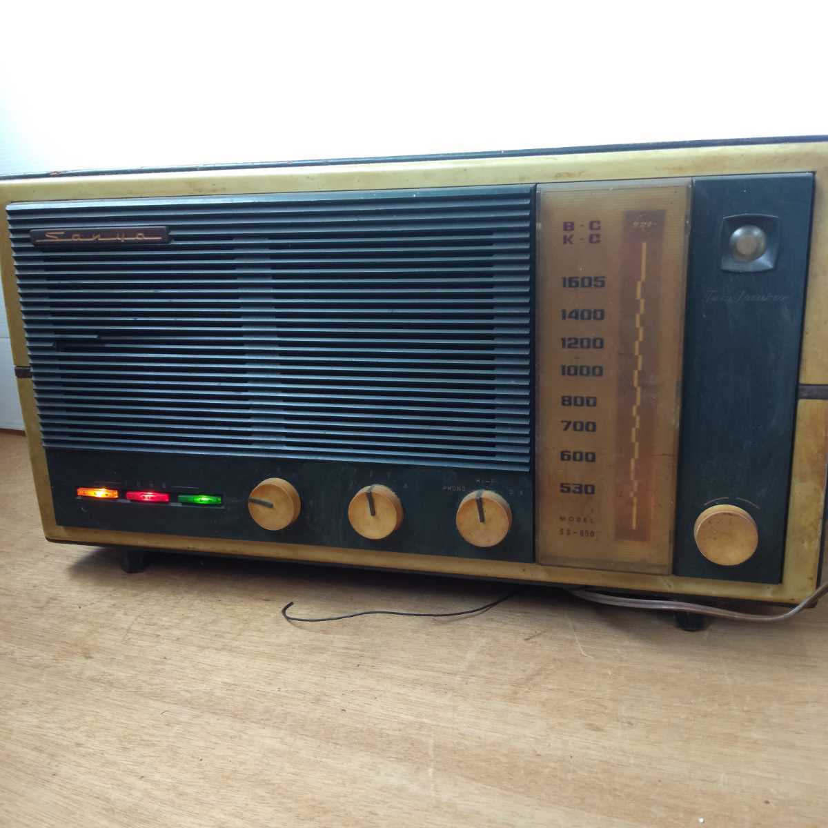 Sanyo 三洋 SS-650 木製真空管ラジオ アンティーク 昭和レトロ 通電 