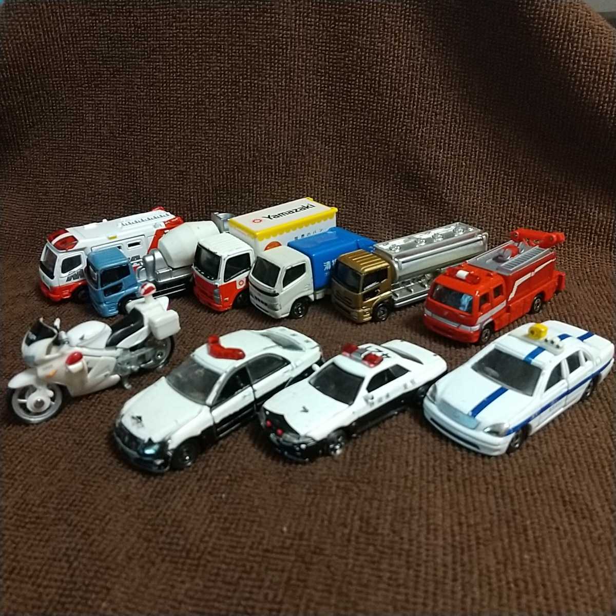 激安10台セット トミカ 働く車 Tomica トミカミニカー トラック 車 格安 消防 救急 パトカー 白バイ 商用車 公用車 売買されたオークション情報 Yahooの商品情報をアーカイブ公開 オークファン Aucfan Com