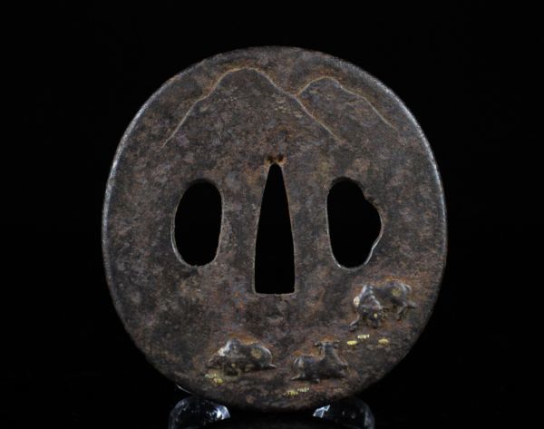 鍔 鉄地 FD812 無銘 吹寄真鍮象嵌 縦8.3cm 時代刀装具 木