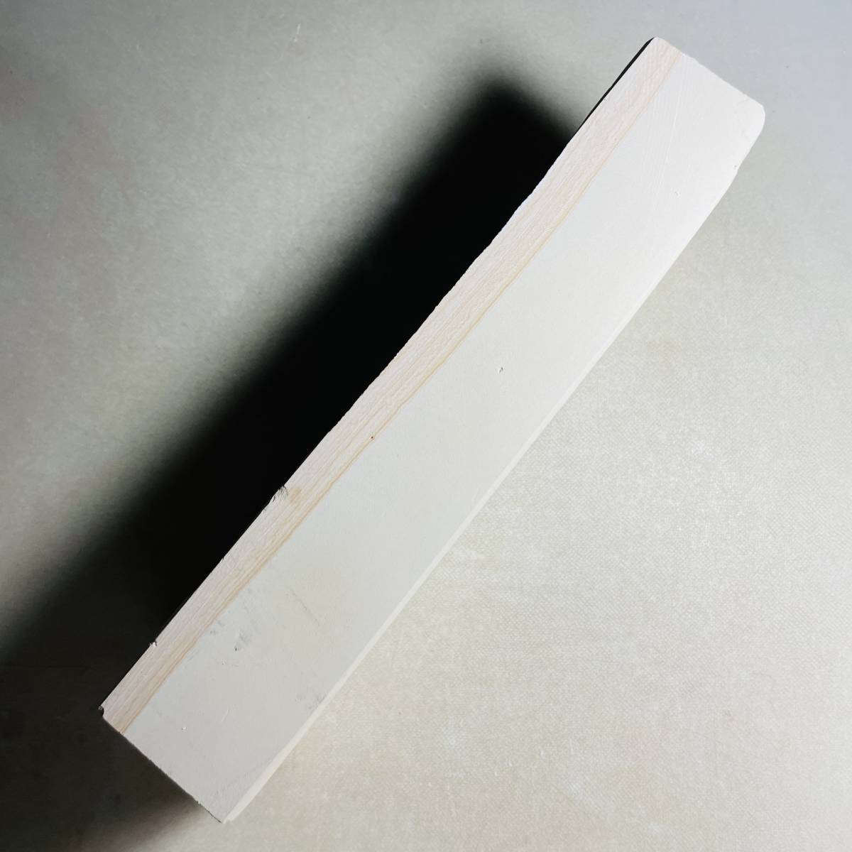 天然砥石　三河白名倉砥　ボタン　白　30型　1358ｇ　蔵出し品　 ／　鉋鑿鋸剃刀ナイフ小刀包丁斧刀剣 _3