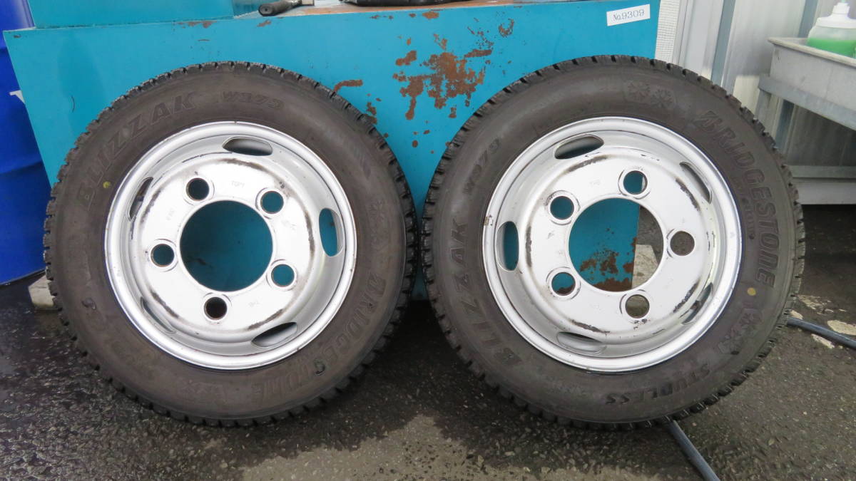 トヨタ ダイナ 2トン 平ボデー低床 スタッドレスタイヤ ホイール付き  