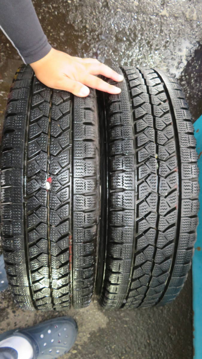 トヨタ ダイナ 2トン 平ボデー低床 スタッドレスタイヤ ホイール付き 