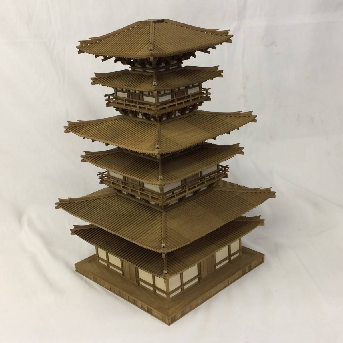木製 薬師寺東塔模型 専用ケース付き 完成品 【公式通販】